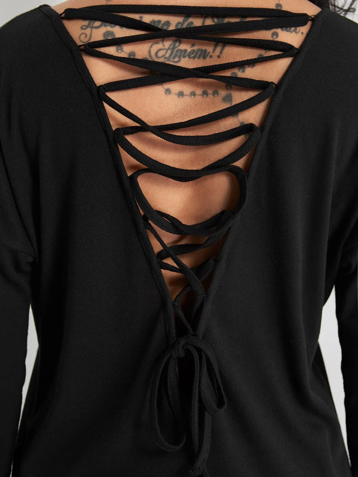 Custom Round Neck Plain Backless Lace-Up Long Sleeve Curved Hem Black Top